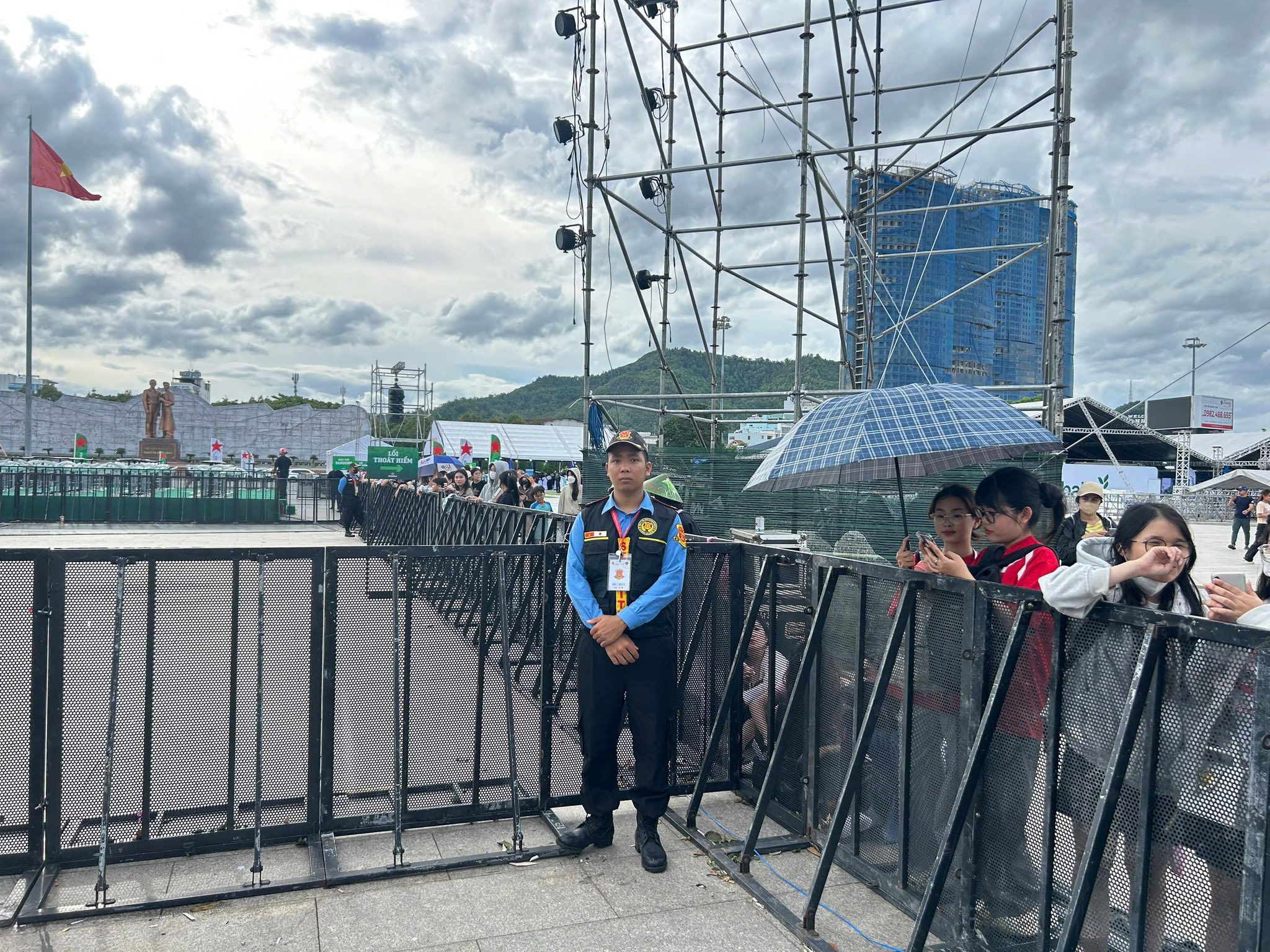 Hậu quả khi lỏng lẻo bảo vệ sự kiện ca nhạc