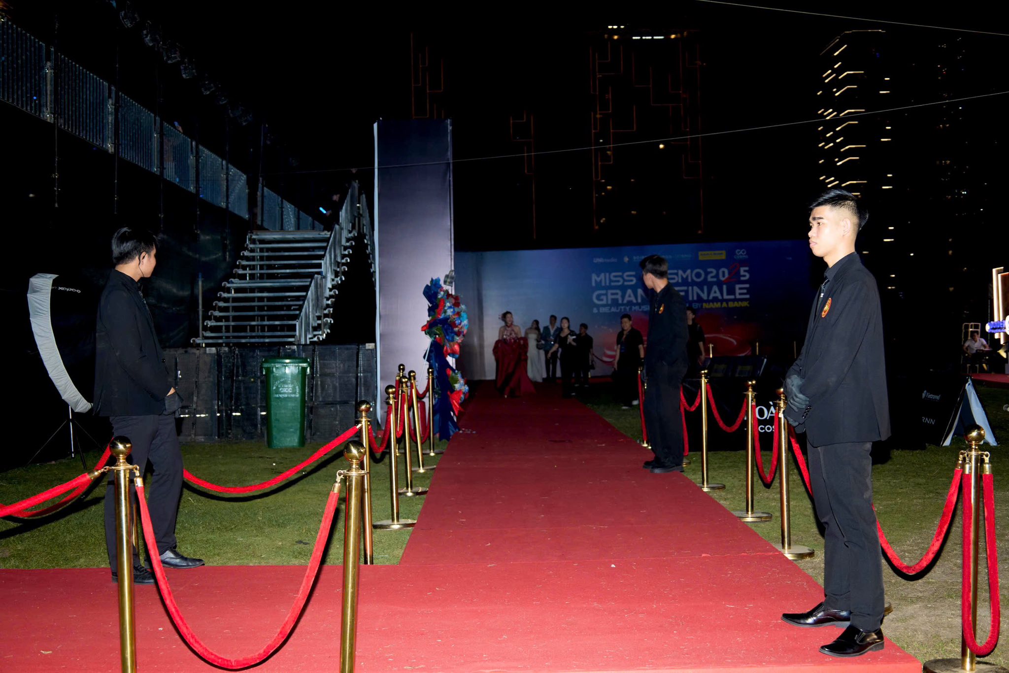 Lợi Ích Khi Thuê Dịch Vụ Bảo Vệ Thay Vì Tự Quản Lý