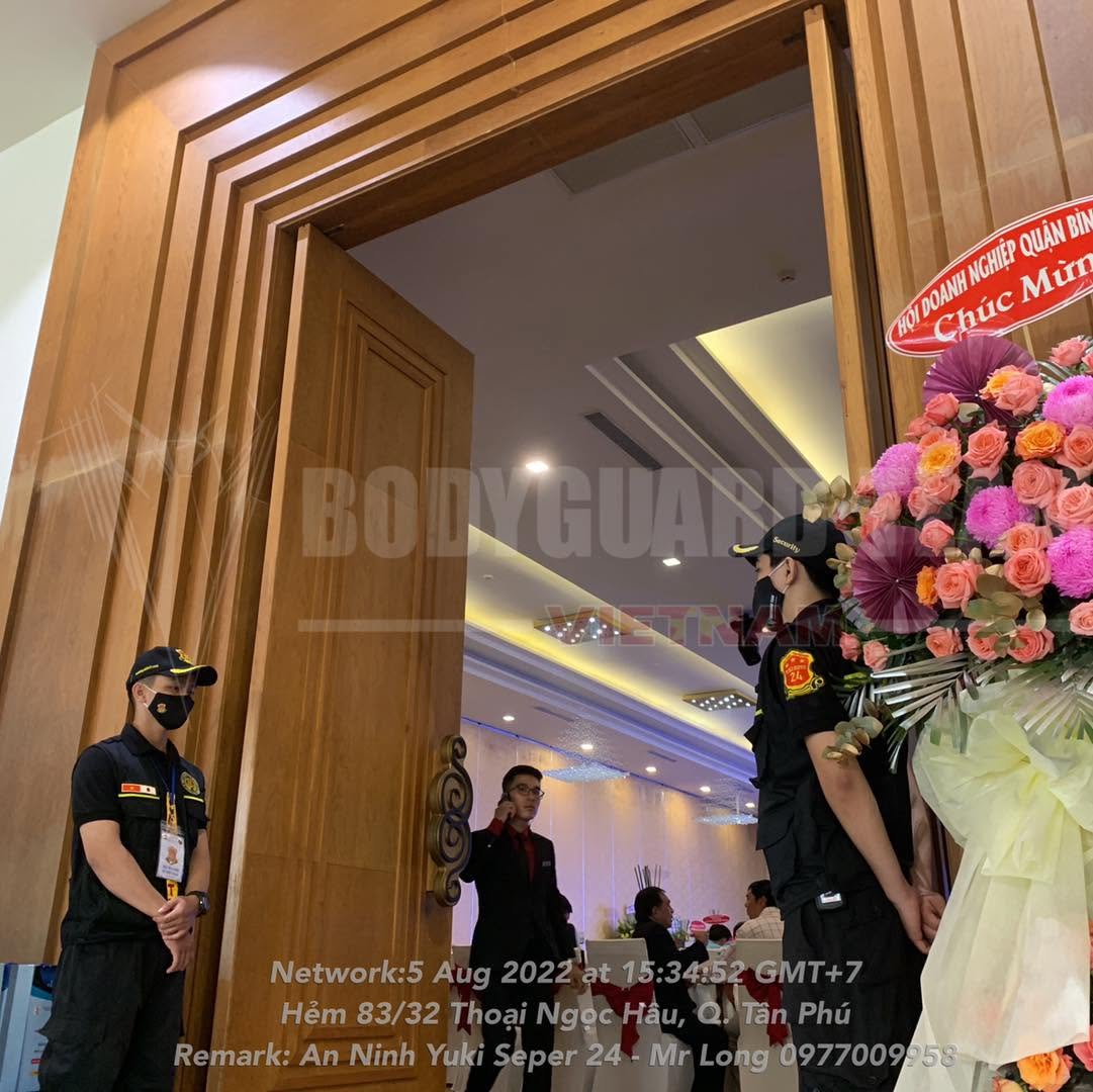 Lợi Ích Nổi Bật Khi Thuê Dịch Vụ Bảo Vệ Cửa Hàng Từ An Ninh Thái Long